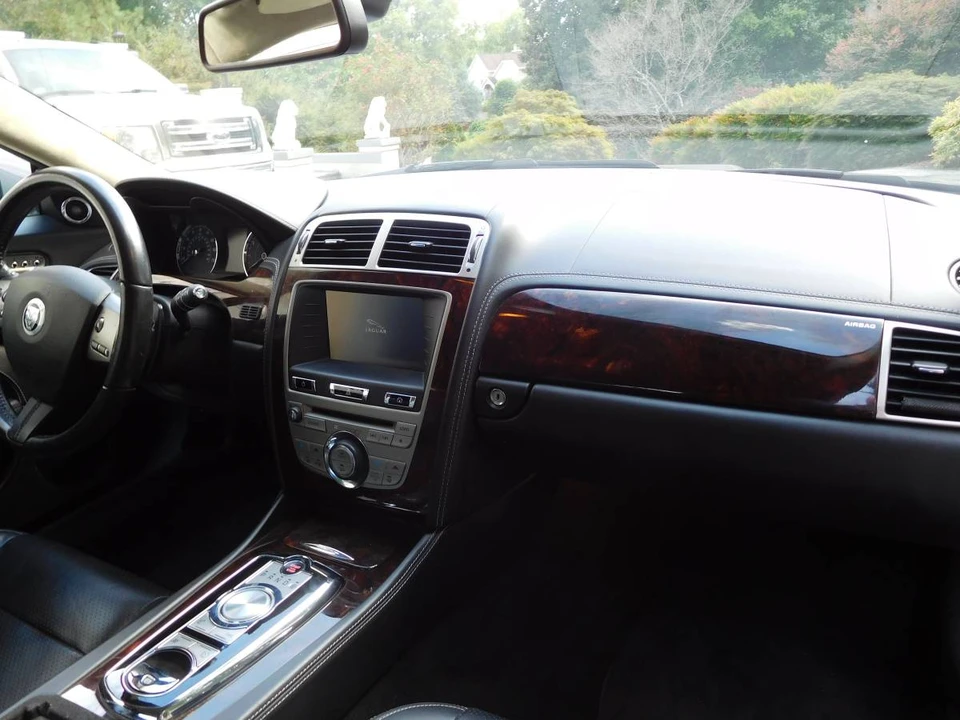 2011 Jaguar X150 XK - Image 8 of 23