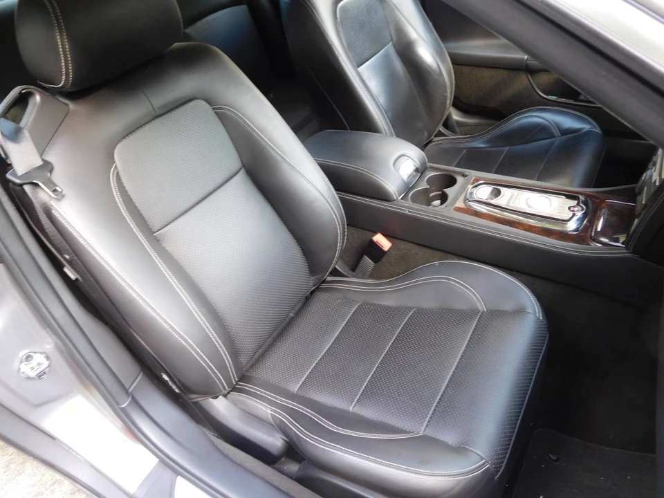 2011 Jaguar X150 XK - Image 10 of 23