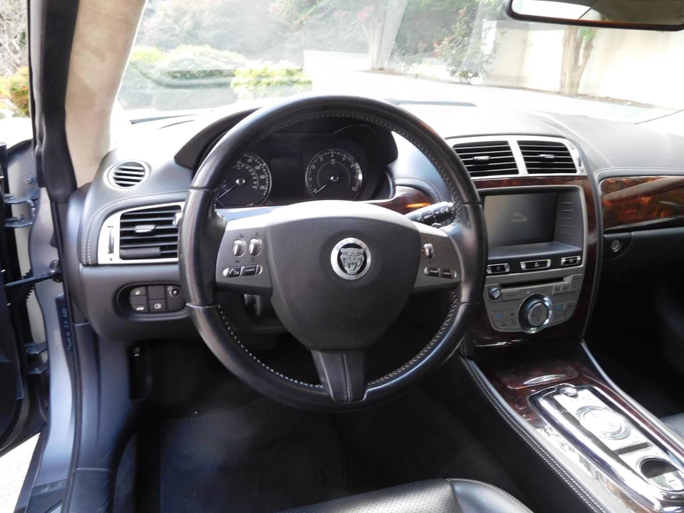 2011 Jaguar X150 XK - Image 5 of 24