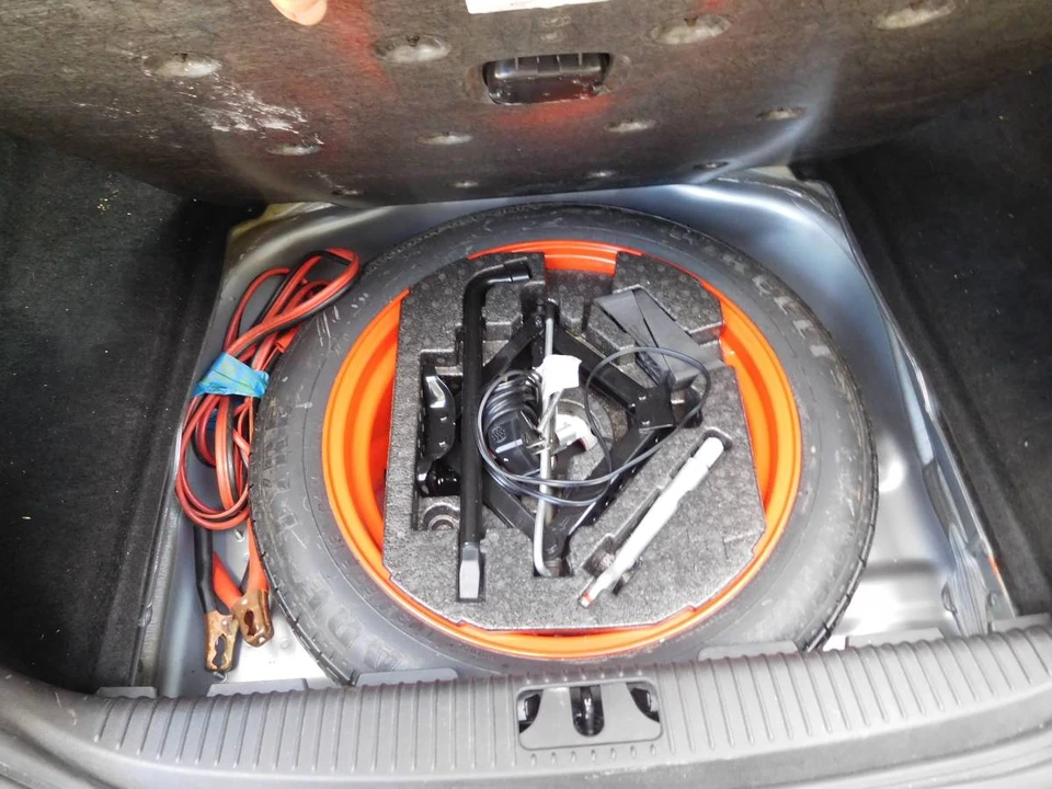 2011 Jaguar X150 XK - Image 16 of 24