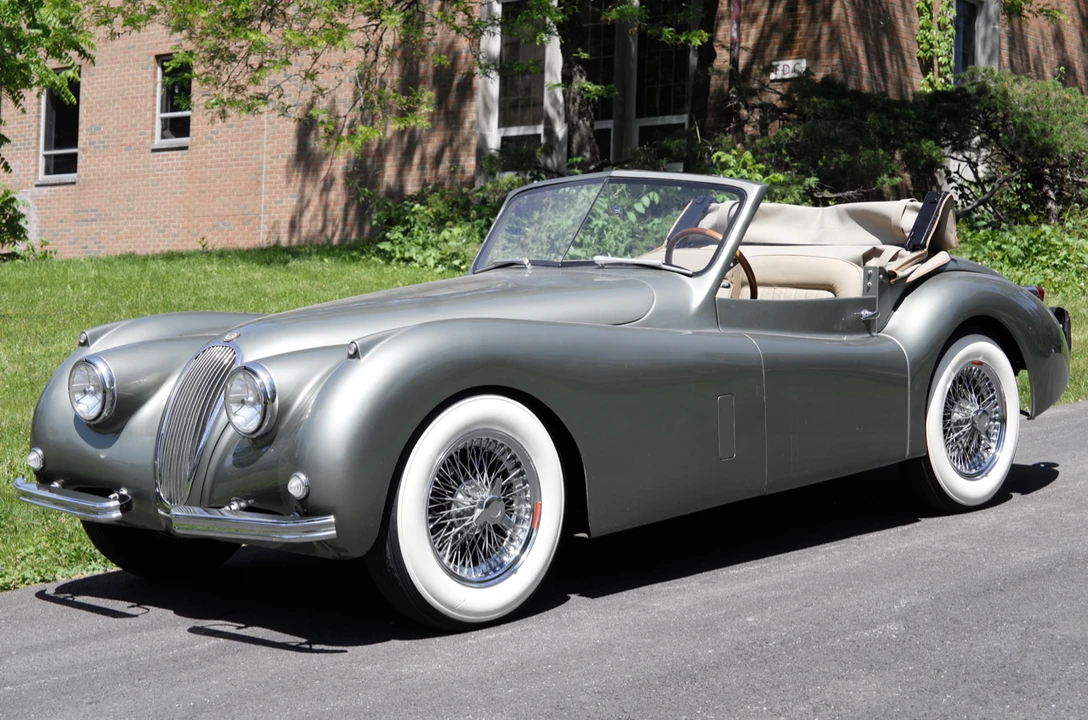 Jaguar Replica - Image 3 of 31