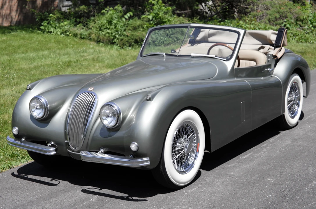 Jaguar Replica - Image 4 of 31