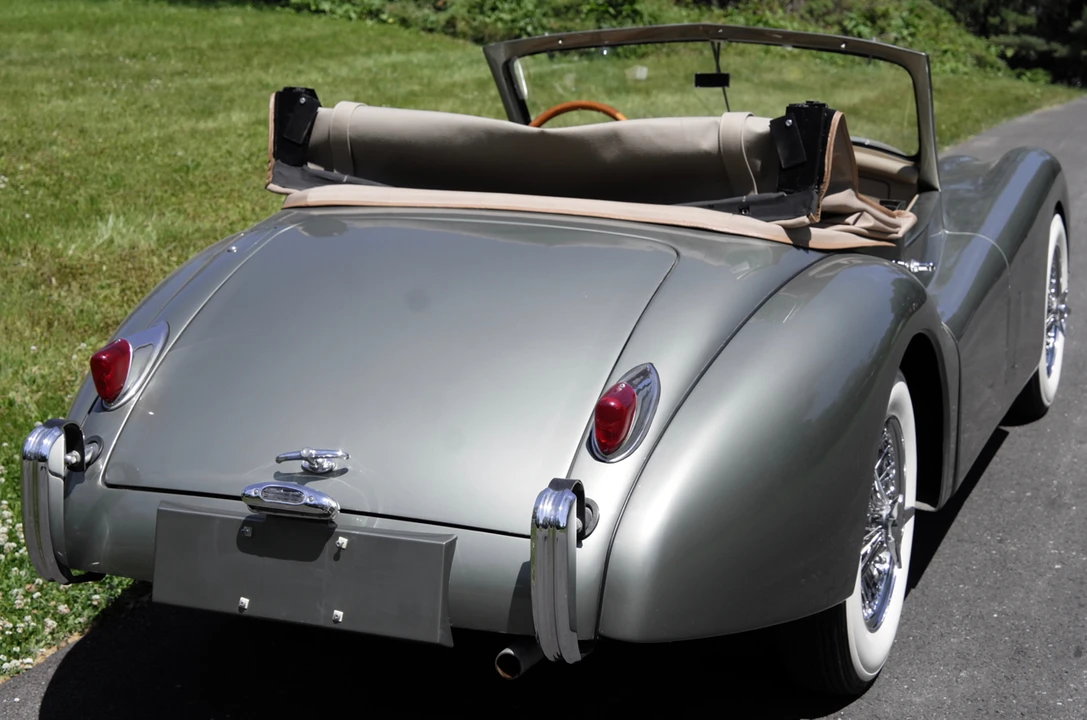 Jaguar Replica - Image 21 of 31