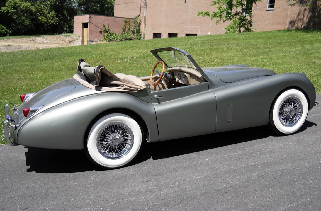 Jaguar Replica - Image 17 of 31