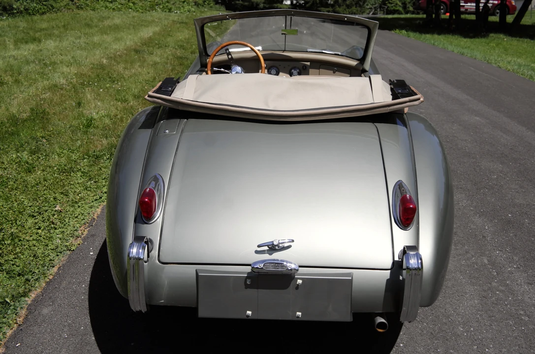 Jaguar Replica - Image 22 of 31