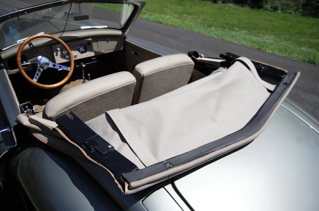 Jaguar Replica - Image 30 of 31