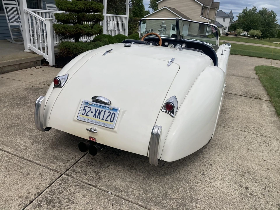 Jaguar Replica - Image 5 of 31