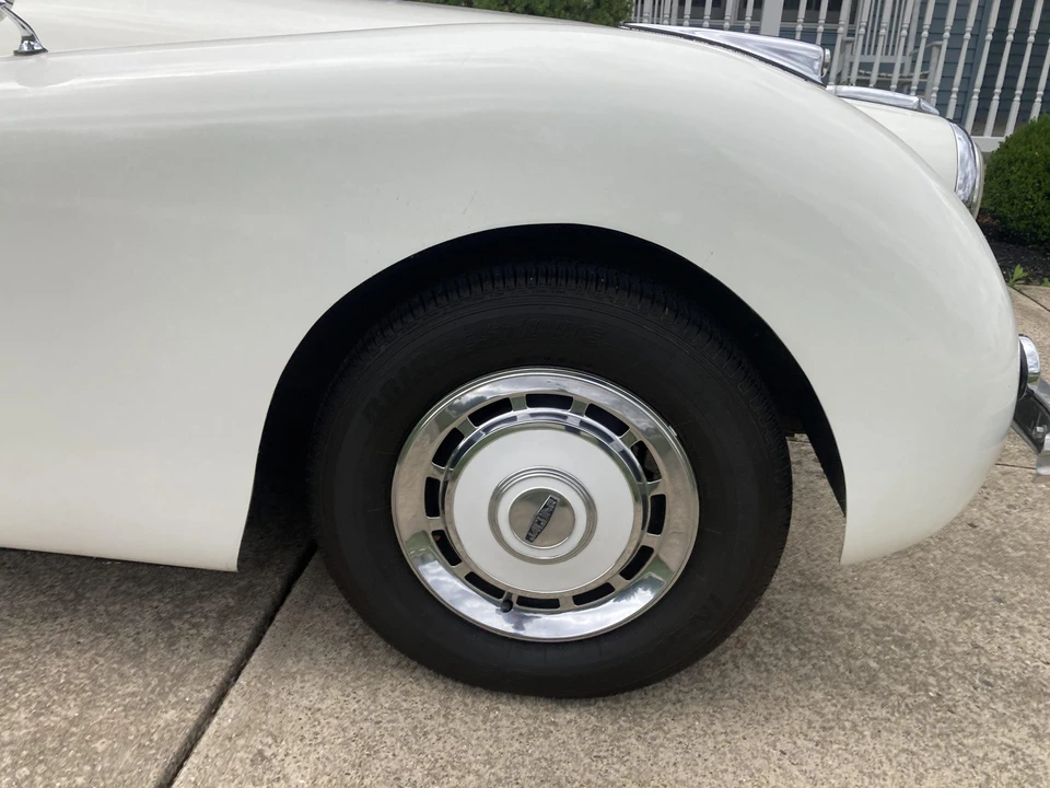 Jaguar Replica - Image 27 of 31