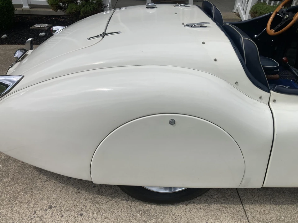 Jaguar Replica - Image 23 of 31