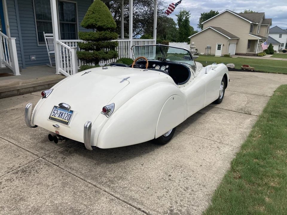 Jaguar Replica - Image 6 of 31