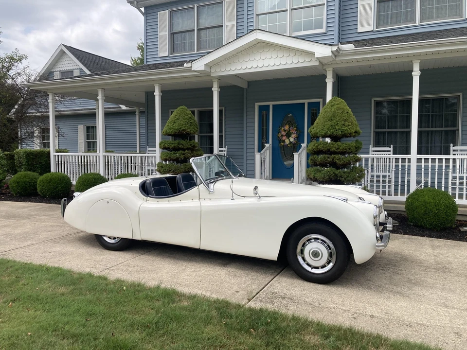 Jaguar Replica - Image 11 of 31