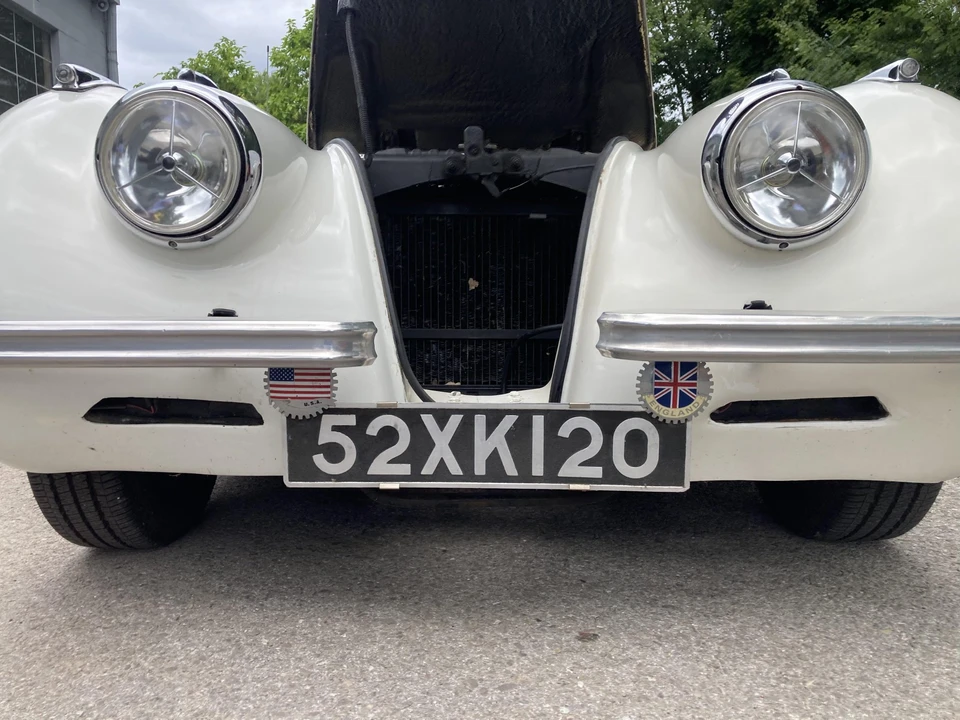 Jaguar Replica - Image 15 of 31