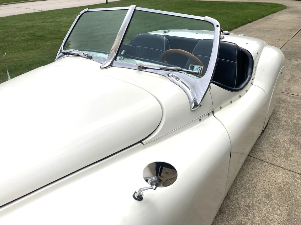 Jaguar Replica - Image 18 of 31