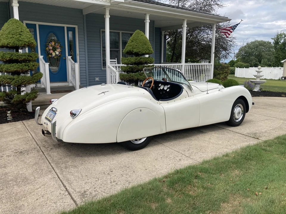 Jaguar Replica - Image 9 of 31