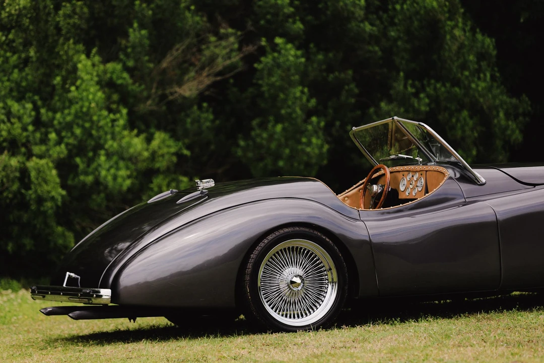 Jaguar Replica - Image 13 of 31