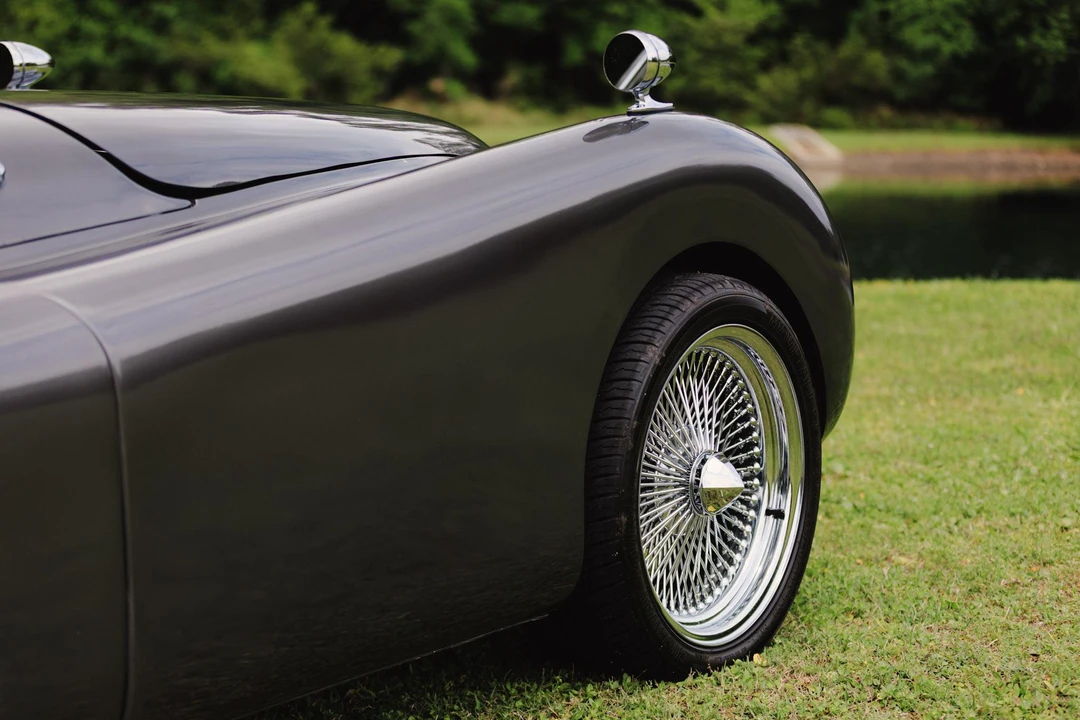 Jaguar Replica - Image 12 of 31
