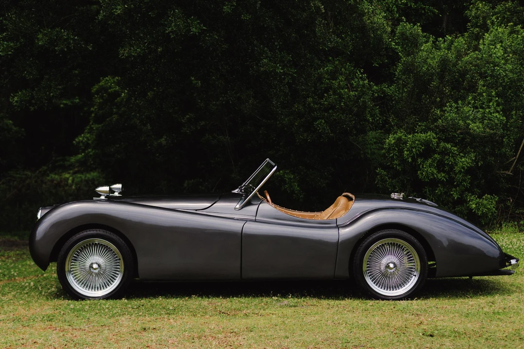 Jaguar Replica - Image 5 of 31