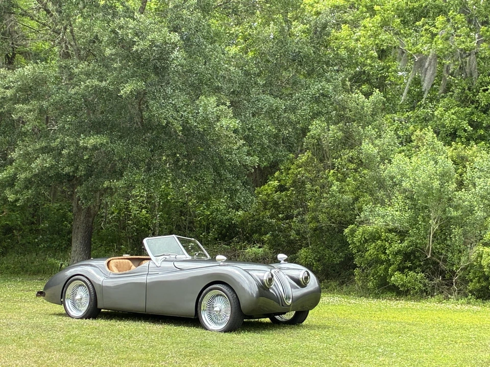 Jaguar Replica - Image 15 of 31
