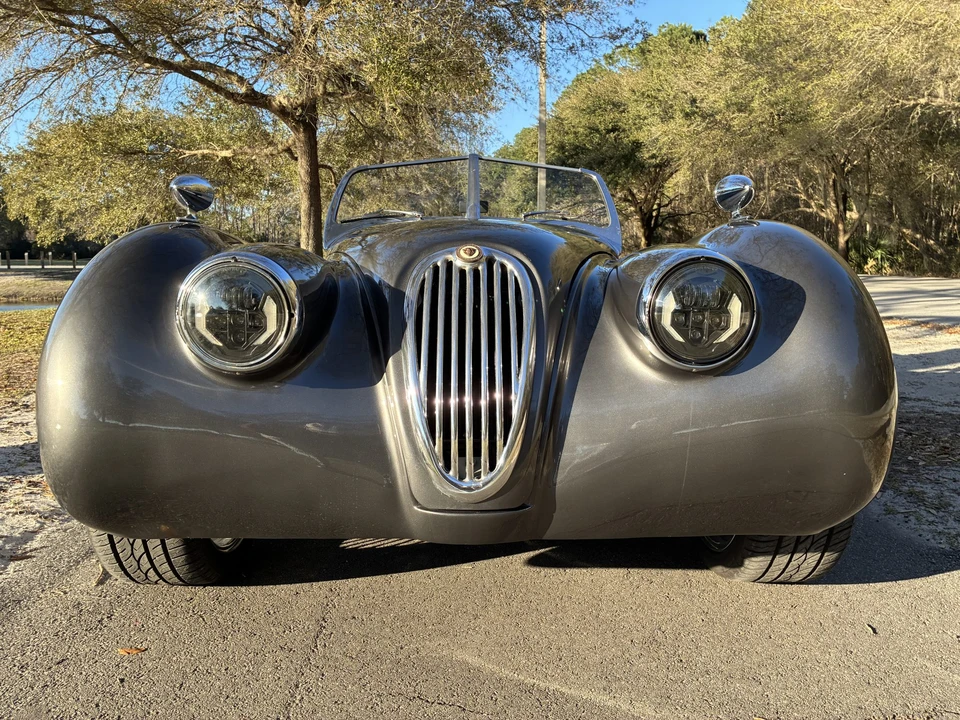 Jaguar Replica - Image 20 of 31