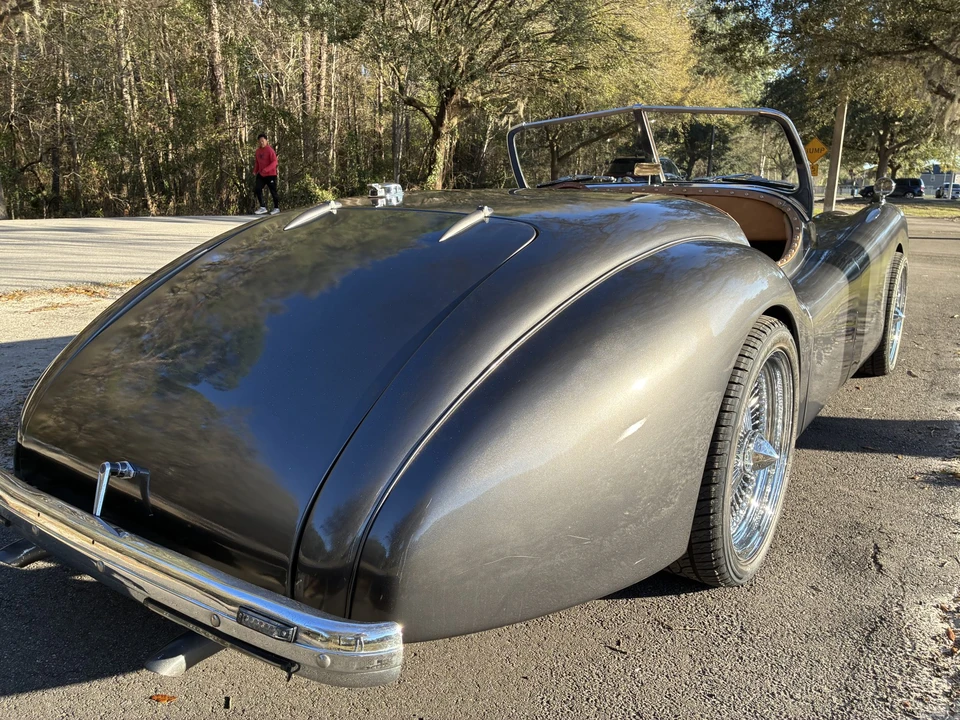 Jaguar Replica - Image 24 of 31