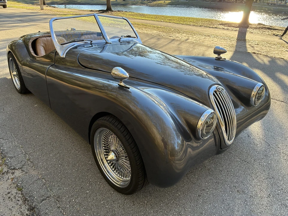 Jaguar Replica - Image 18 of 31