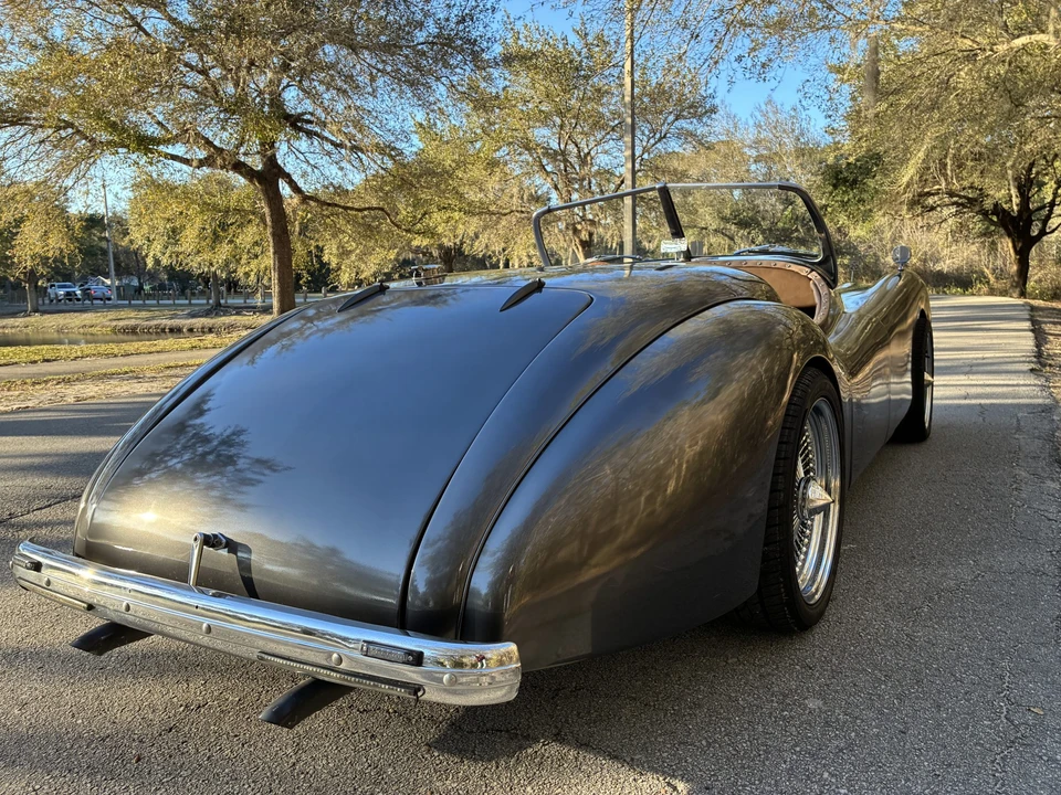 Jaguar Replica - Image 25 of 31