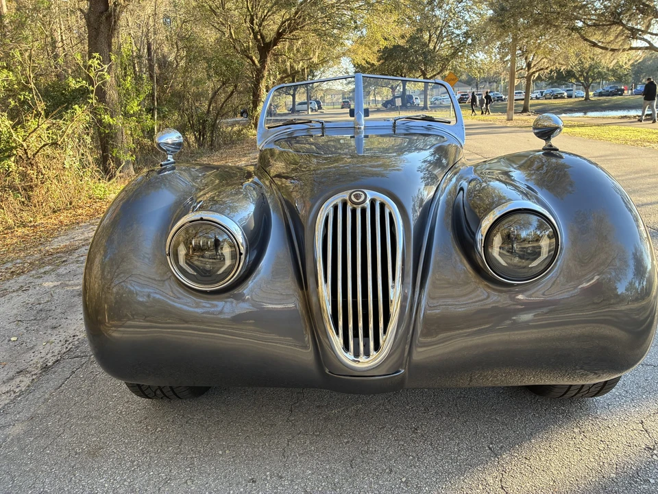 Jaguar Replica - Image 22 of 31