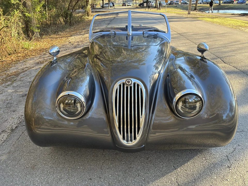 Jaguar Replica - Image 21 of 31