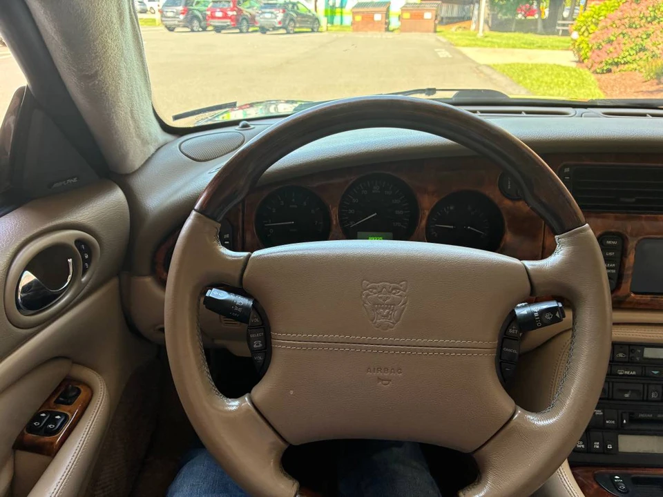 2003 Jaguar X100 XK8 - Image 9 of 10