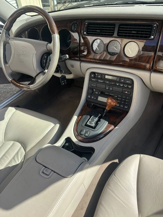 1998 Jaguar X100 XK8 - Image 4 of 4