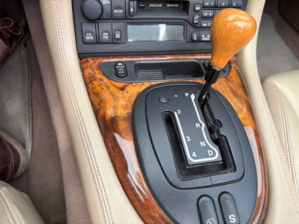 2000 Jaguar X100 XK8 - Image 13 of 24