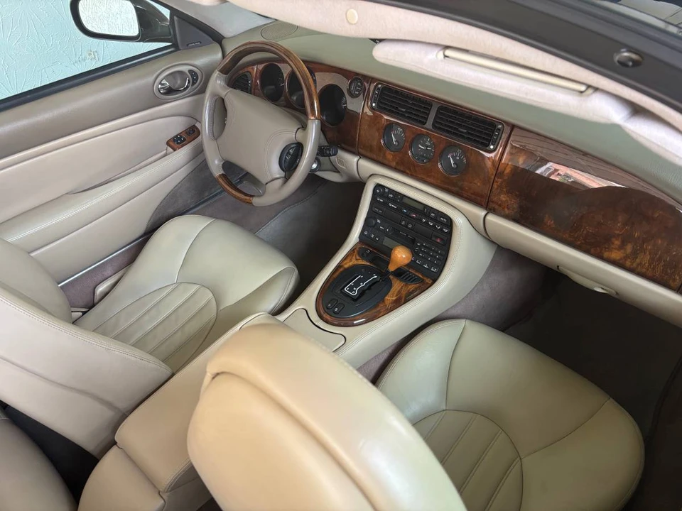 2000 Jaguar X100 XK8 - Image 9 of 24