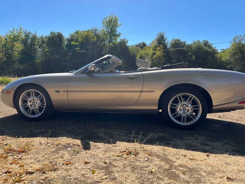 2002 Jaguar X100 XK8 - Image 10 of 11