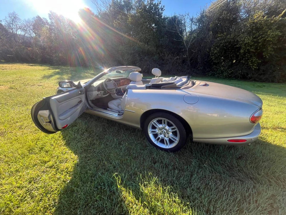 2002 Jaguar X100 XK8 - Image 16 of 23