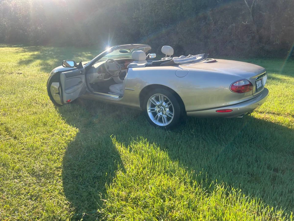 2002 Jaguar X100 XK8 - Image 17 of 23