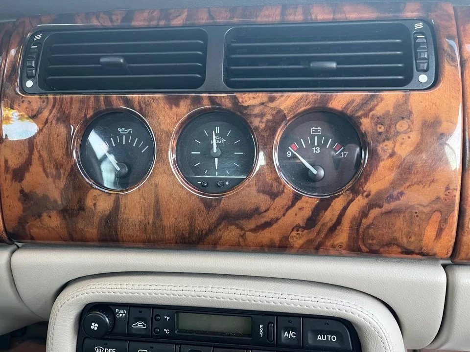 2002 Jaguar X100 XK8 - Image 3 of 11