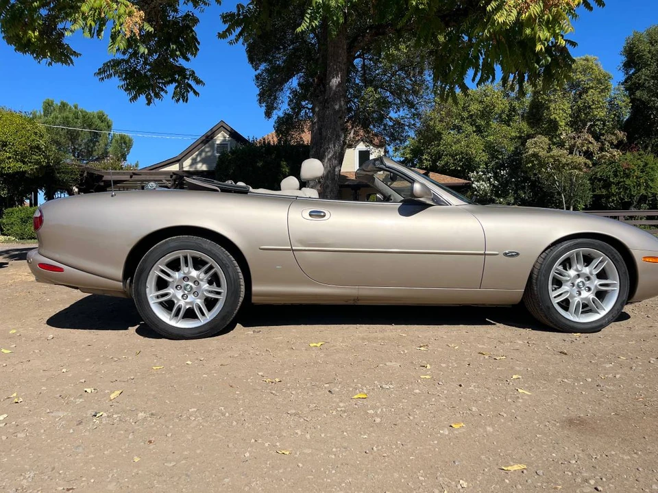 2002 Jaguar X100 XK8 - Image 9 of 11