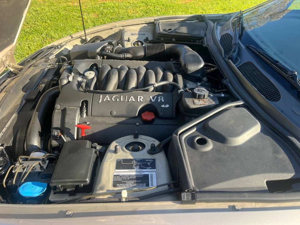 2002 Jaguar X100 XK8 - Image 10 of 23