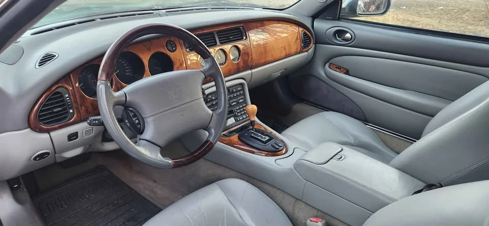 2001 Jaguar X100 XK8 - Image 5 of 10