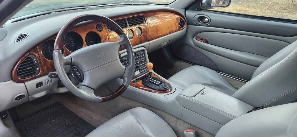 2001 Jaguar X100 XK8 - Image 8 of 10
