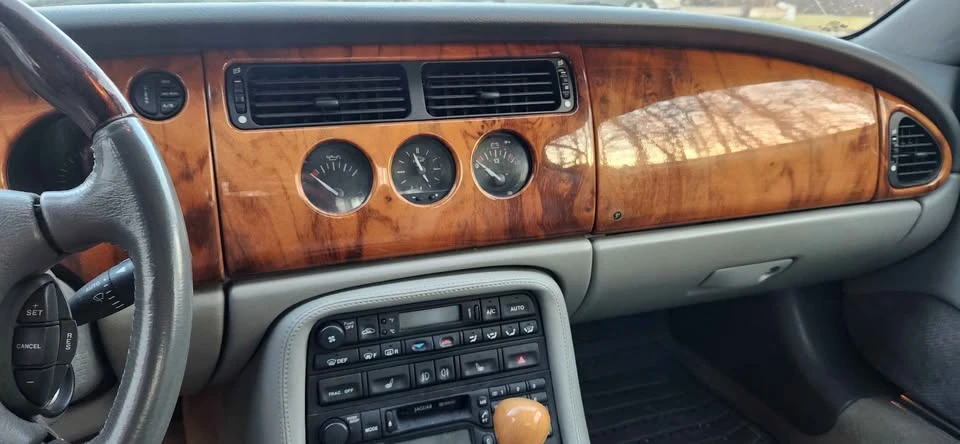 2001 Jaguar X100 XK8 - Image 7 of 10