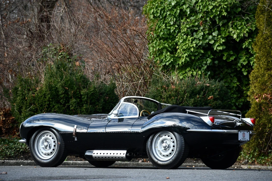 Jaguar Replica - Image 6 of 31
