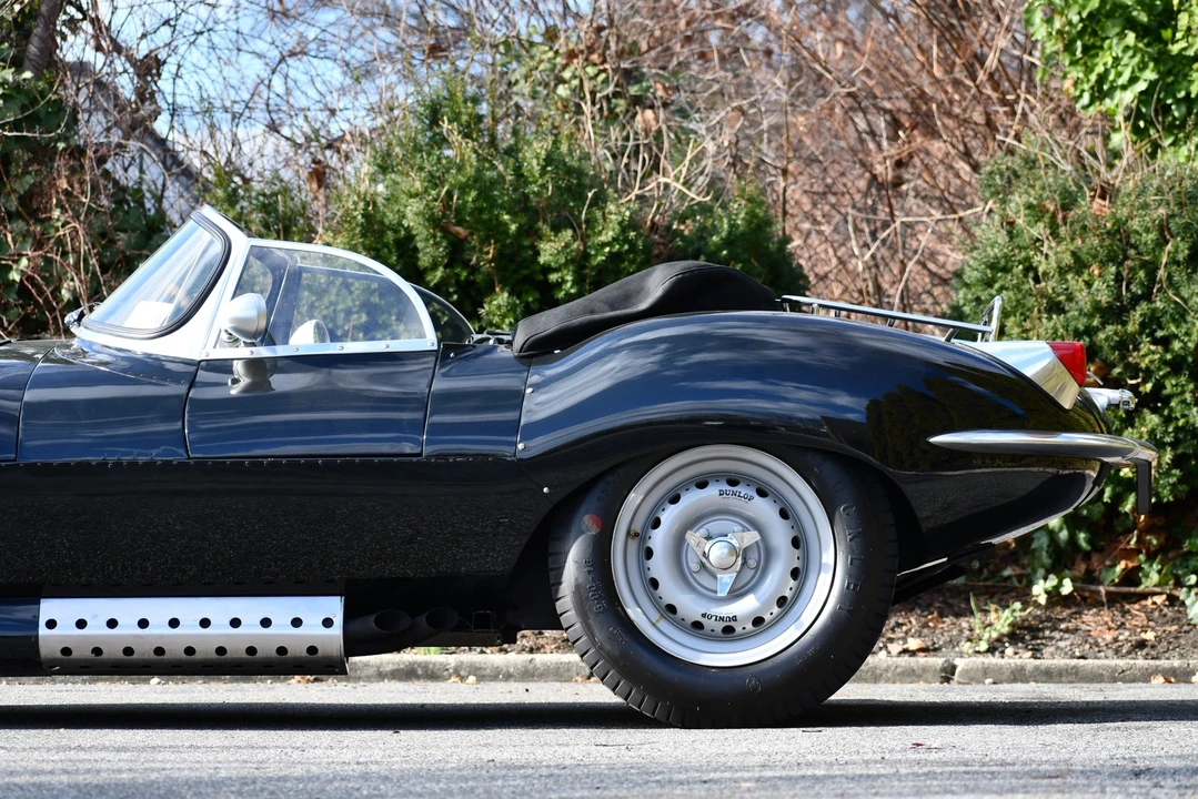 Jaguar Replica - Image 22 of 31