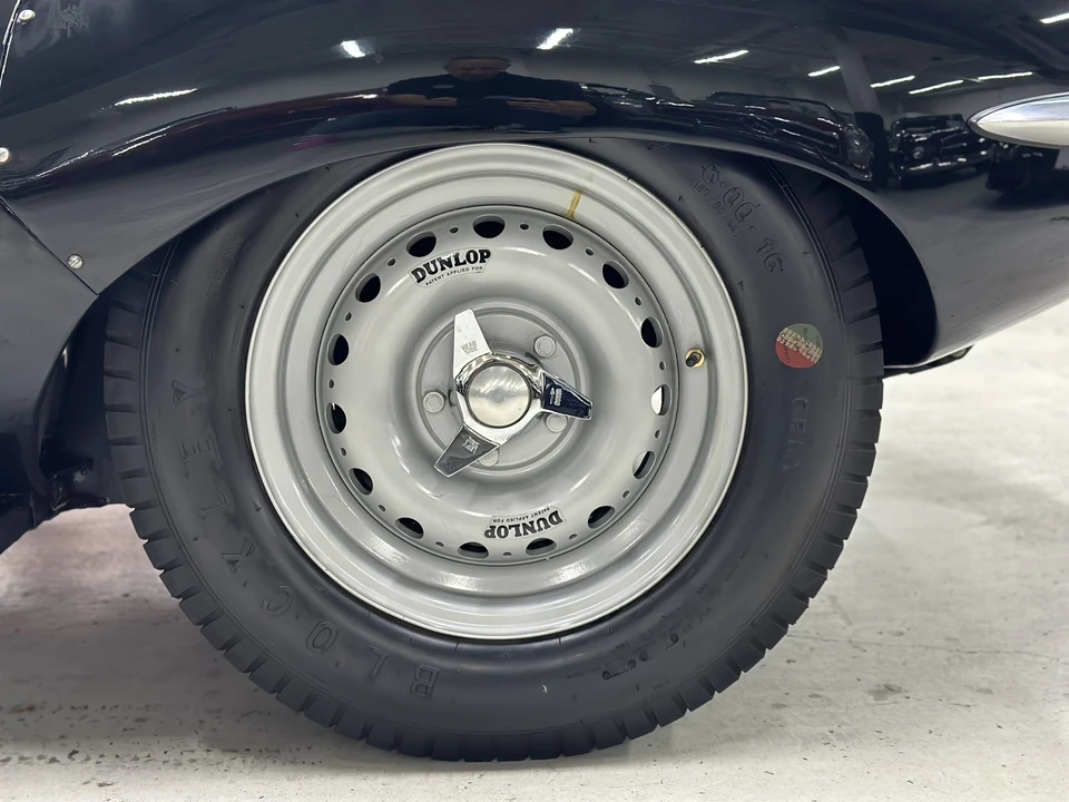 Jaguar Replica - Image 29 of 31