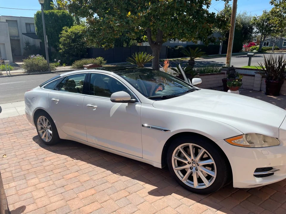 2013 Jaguar X351 XJ - Image 2 of 12