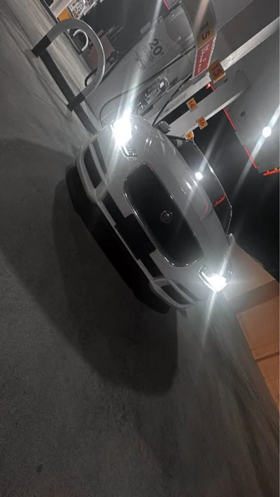 2017 Jaguar XE - Image 2 of 4