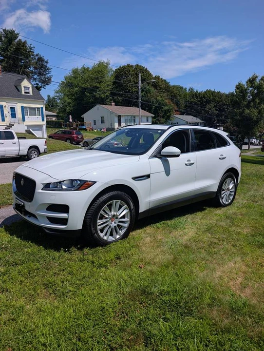 2017 Jaguar F-Pace - Image 3 of 18