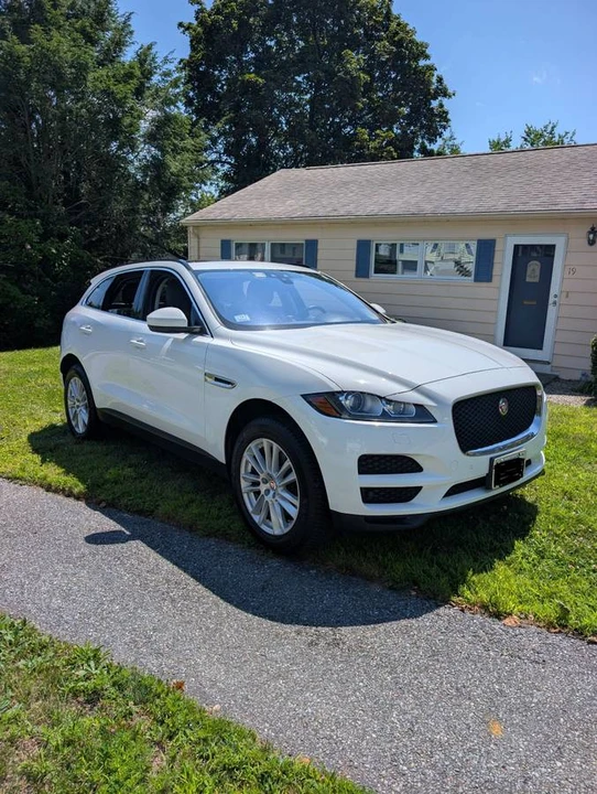 2017 Jaguar F-Pace - Image 2 of 18