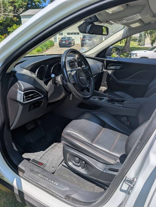 2017 Jaguar F-Pace - Image 6 of 18