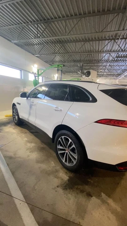 2017 Jaguar F-Pace - Image 2 of 3